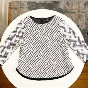 W5 Crewneck Blouse Black White Women’s Size Small